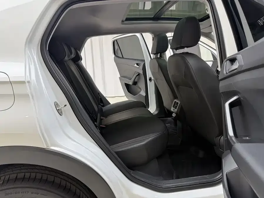 Volkswagen Tacqua Tanying 2021 1.5L automatic 30th anniversary commemorative edition 2022 — миниатюра 2