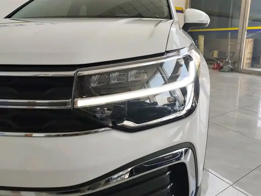 Volkswagen Tiguan (Tharu) Tuyue 2024 300TSI 2WD Full Moon Edition 2025 — миниатюра 2