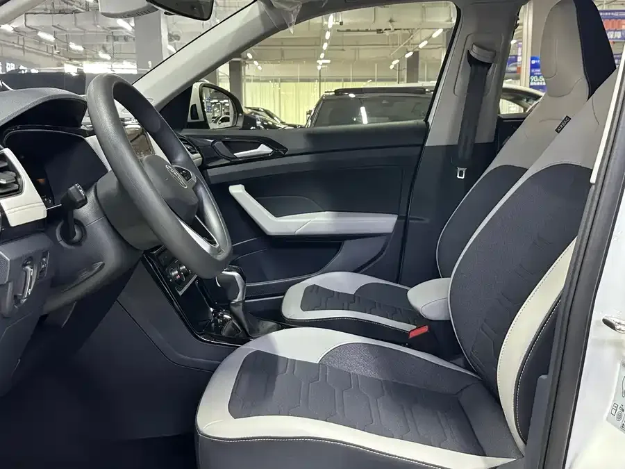 Volkswagen Tiguan (Tharu) Tuyue 2025 New 1.5L Sharp Edition 2024 — миниатюра 2