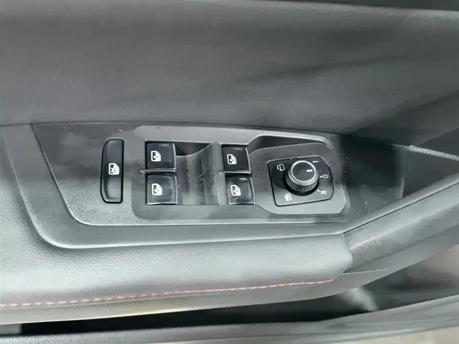 Volkswagen Lavida Lavida 2024 300TSI DSG Starry Sky Leading Edition 2024 — миниатюра 3