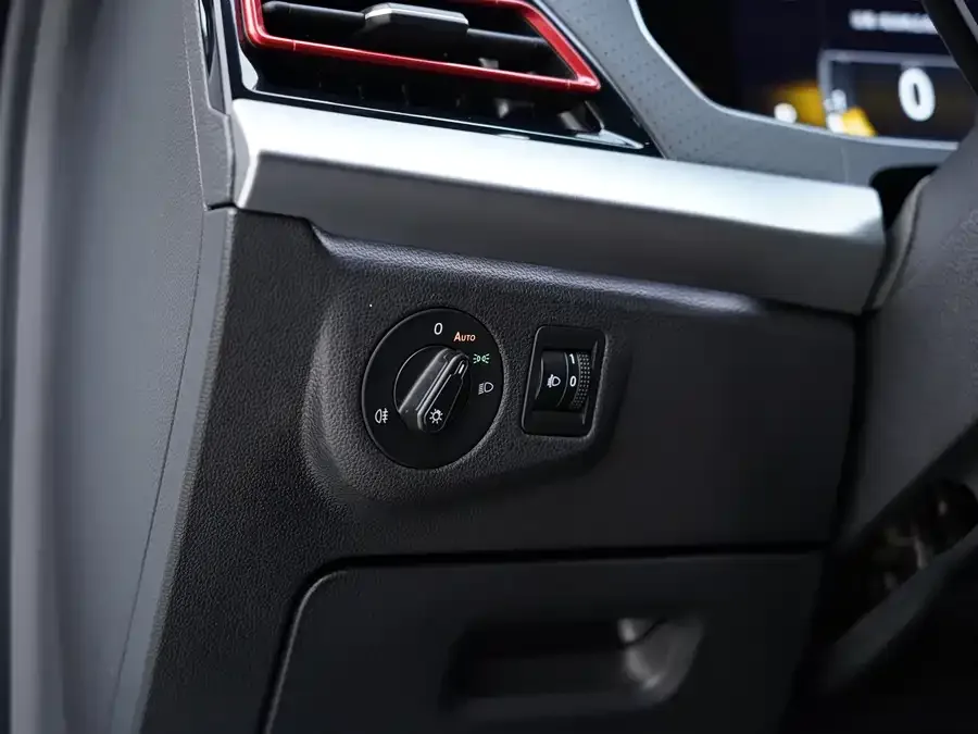 Volkswagen Lavida Lavida 2023 300TSI DSG Starry Sky Edition 2023 — миниатюра 5