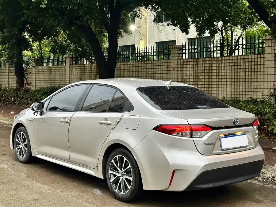 Toyota Levin 2023 Corolla Intelligent Electric Hybrid Dual Engine 1.8L Leading Edition 2023 — миниатюра 4