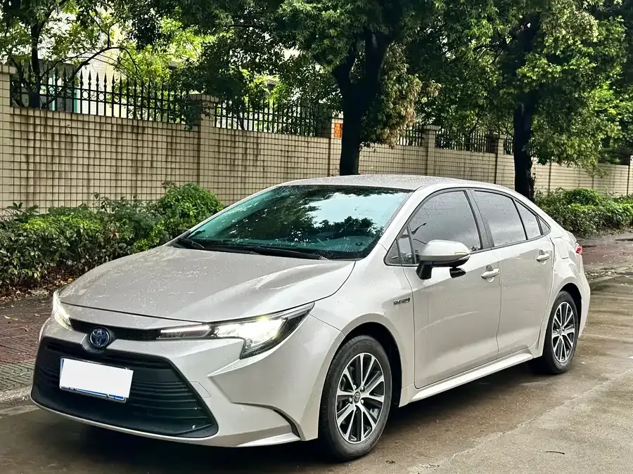 Toyota Levin 2023 Corolla Intelligent Electric Hybrid Dual Engine 1.8L Leading Edition 2023 — фото 1, купить с доставкой в Москву