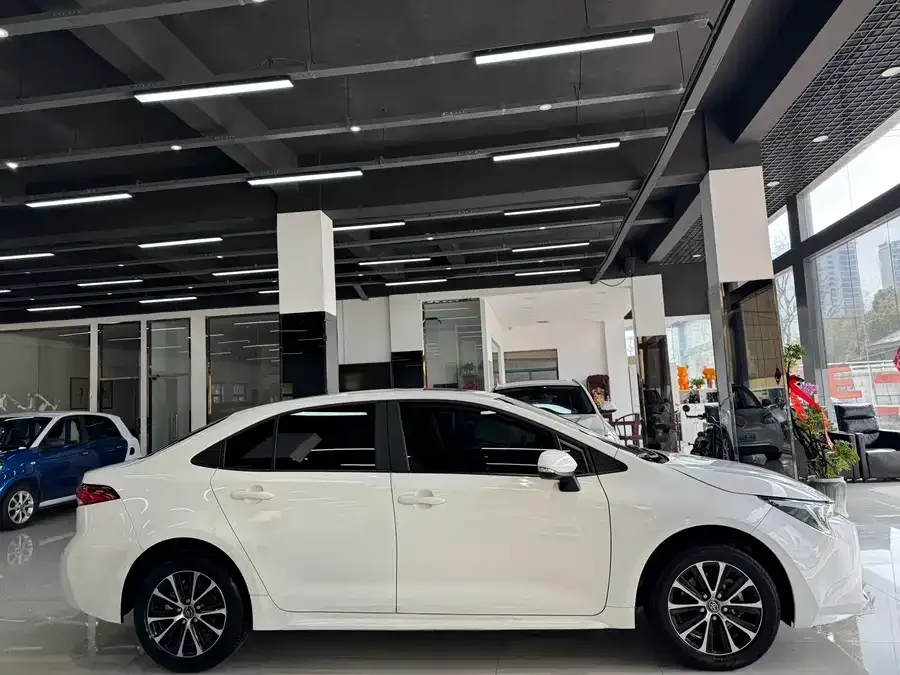 Toyota Levin Corolla 2023 185T CVT Luxury Edition 2024 — миниатюра 2