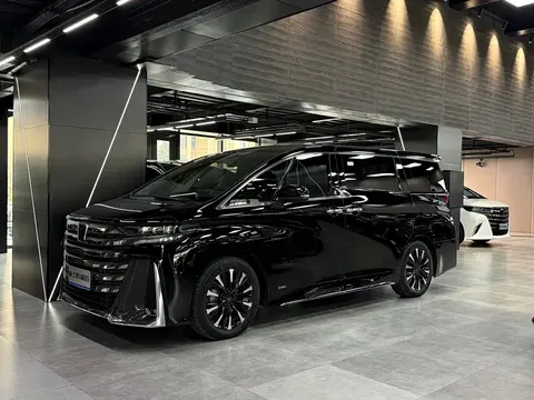 Toyota Crown Vellfire 2025 купить в Москве