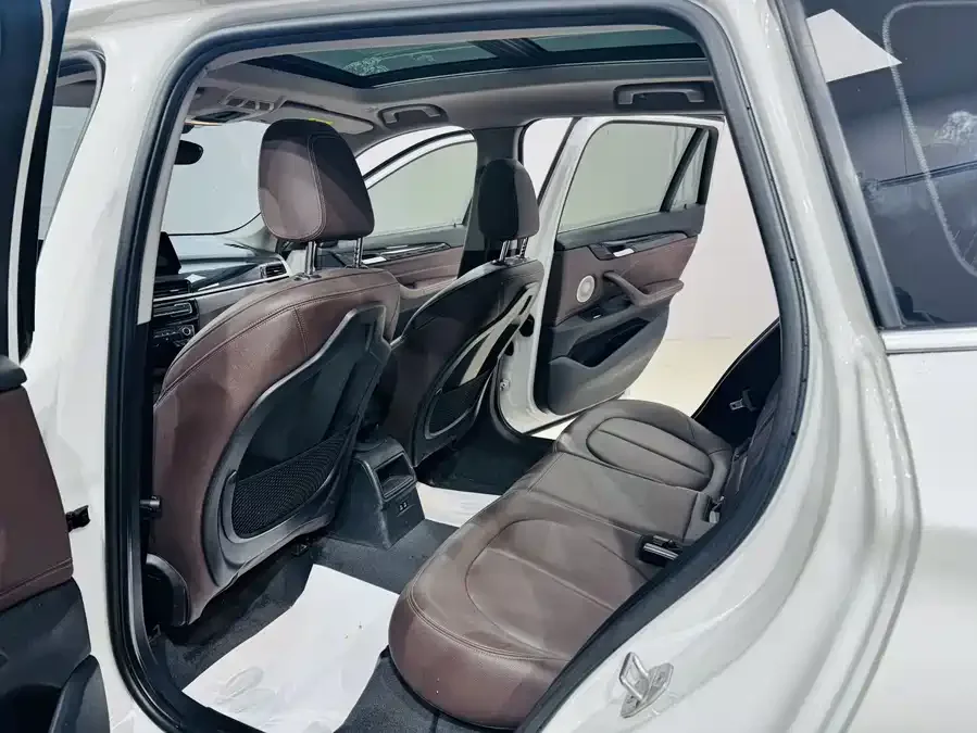 BMW X1 2022 sDrive20Li Fashion Edition 2022 — миниатюра 2