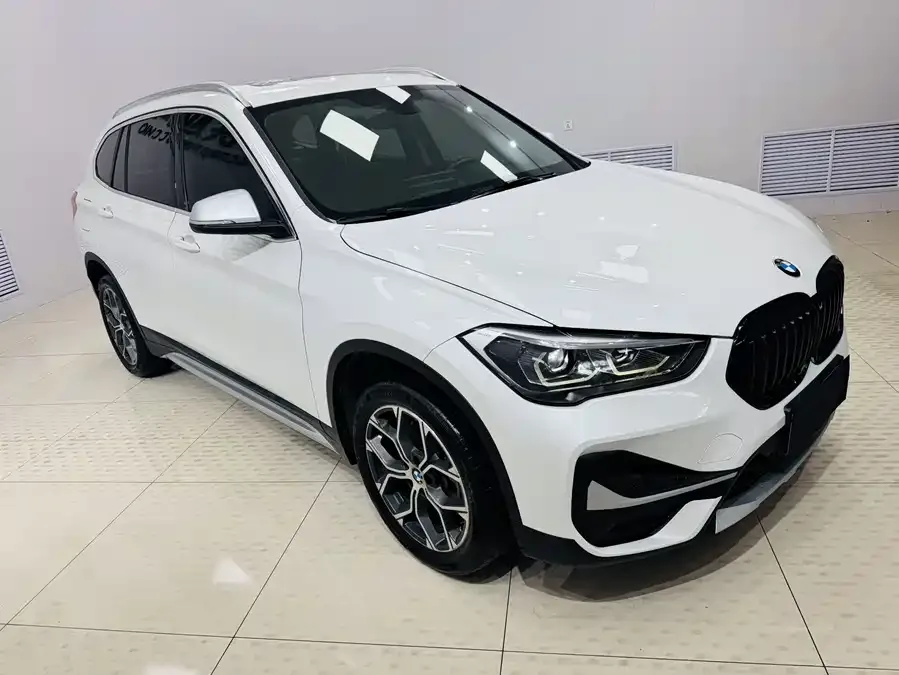 BMW X1 2022 sDrive20Li Fashion Edition 2022 — миниатюра 3