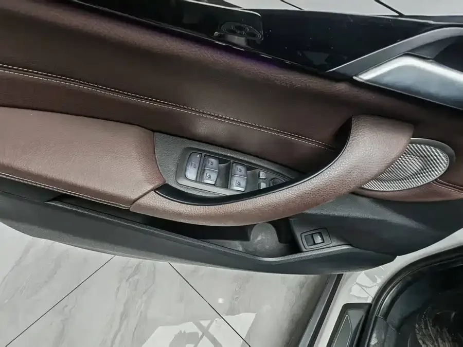 BMW X1 2021 sDrive20Li Fashion Edition 2022 — миниатюра 5