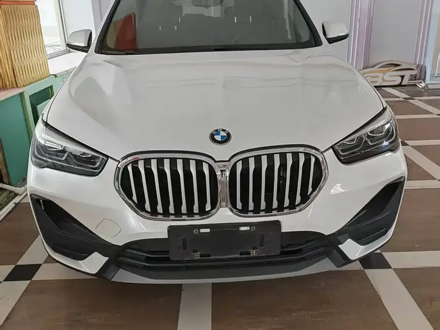 BMW X1 2021 sDrive20Li Fashion Edition 2022 — фото 1, купить с доставкой в Москву