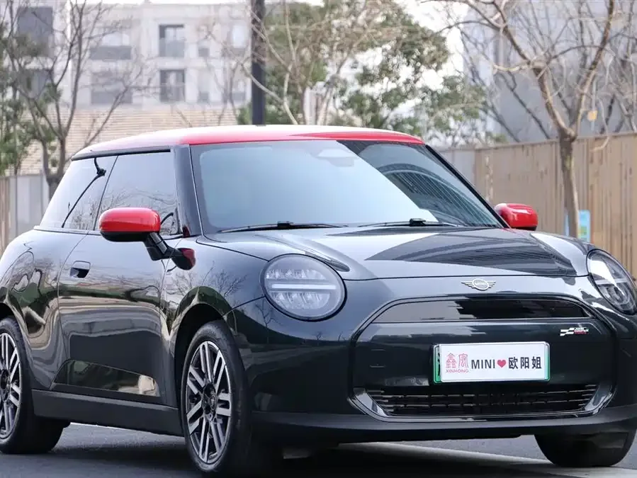 MINI electric COOPER Electric MINI COOPER 2024 456km COOPER E Classic 2025 — миниатюра 3