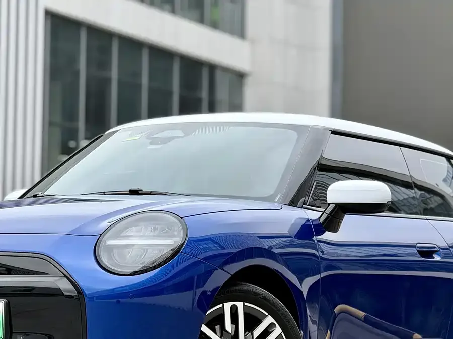 MINI electric COOPER Electric MINI COOPER 2024 456km COOPER E Classic 2025 — миниатюра 3