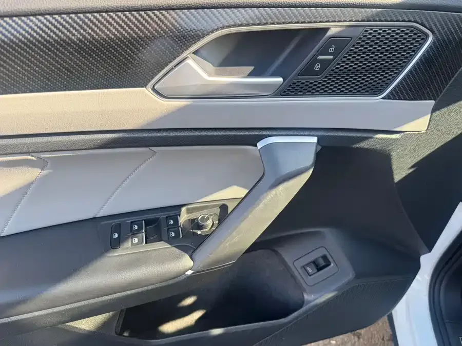 Volkswagen Tayron Tanyue 2023 280TSI 2WD Luxury Plus Advanced Edition 2023 — миниатюра 4