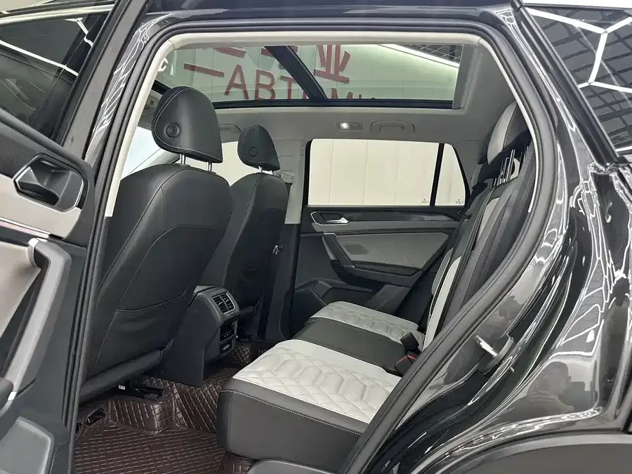 Volkswagen Tayron Tanyue 2023 280TSI 2WD Luxury Plus Advanced Edition 2023 — миниатюра 2