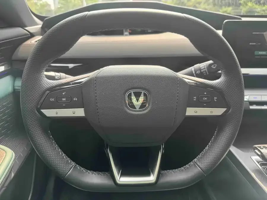 Changan UNI-V Smart Electric iDD Changan UNI-V iDD 2024 Blue Whale iDD 136km Premium Edition 2024 — миниатюра 5