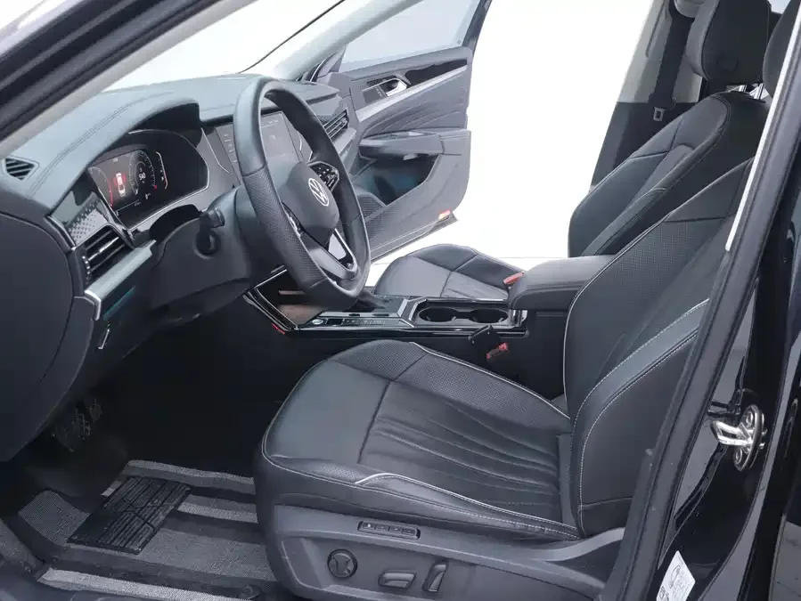 Volkswagen Passat Passat 2023 facelift 330TSI Elite Edition 2024 — миниатюра 3