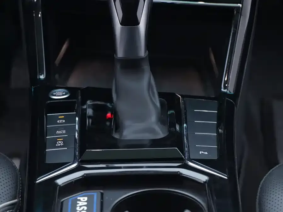 Volkswagen Passat Passat 2023 facelift 330TSI Elite Edition 2024 — миниатюра 5