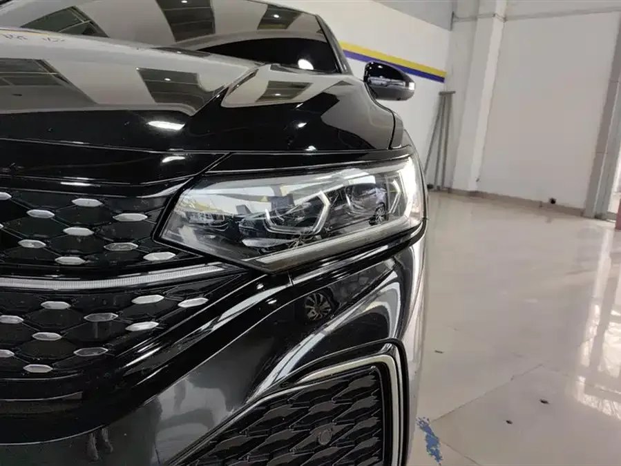 Volkswagen Passat Passat 2023 facelift 330TSI Starry Sky Deluxe Edition 2023 — миниатюра 2