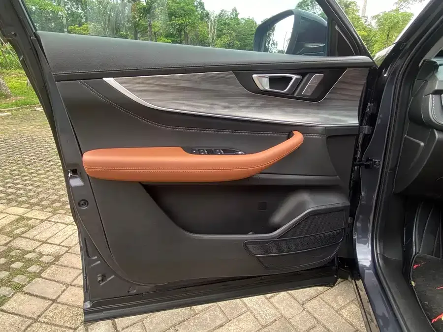 Chery Tiggo 8 PLUS Tiggo 8 PLUS 2022 Kunpeng Edition 390TGDI DCT Luxury Edition 2022 — миниатюра 3