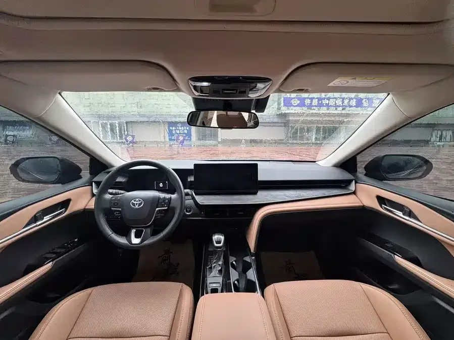 Toyota Camry Camry 2024 Hybrid 2.0HGVP Luxury Edition 2025 — миниатюра 2