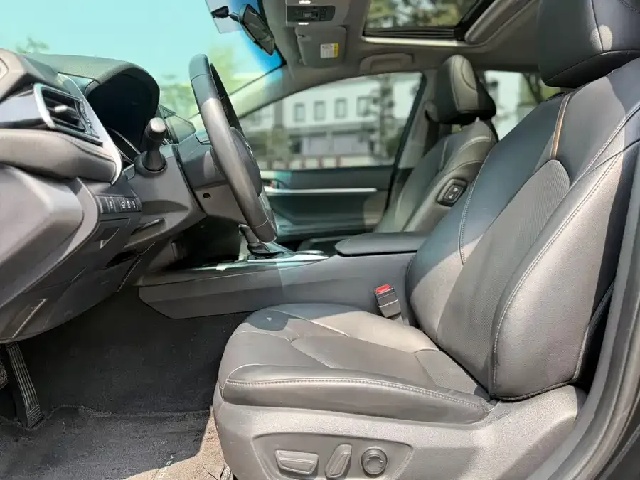 Toyota Camry Camry 2022 2.0GVP Leading Edition 2022 — миниатюра 2