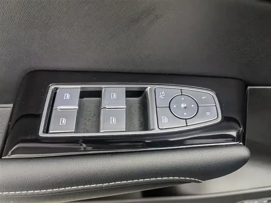 Roewe RX5MAX Roewe RX5 MAX 2022 1.5T Automatic Deluxe Edition 2023 — миниатюра 3
