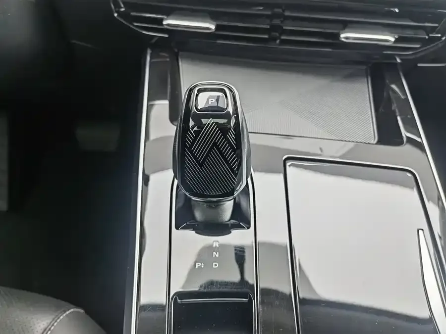Roewe RX5MAX Roewe RX5 MAX 2022 1.5T Automatic Deluxe Edition 2023 — миниатюра 4