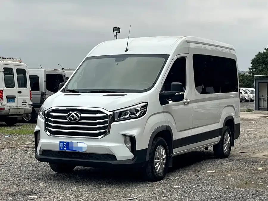 Maxus Xintu V90 Xintu V90 2021 2.0T Manual Smart King Rear-Wheel Drive Single Tire Long Wheelbase High Roof 7 Seats 2022 — фото 1, купить с доставкой в Москву
