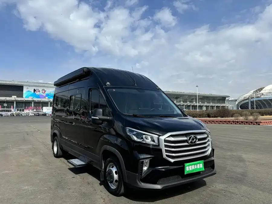 Maxus Xintu V90 Xintu V90 2022 2.0T automatic Zhida operational version rear drive extended axle high roof rear twin tires 14/15 seats 2023 — миниатюра 3