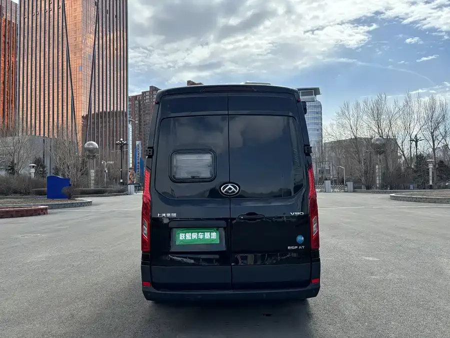 Maxus Xintu V90 Xintu V90 2022 2.0T automatic Zhida operational version rear drive extended axle high roof rear twin tires 14/15 seats 2023 — миниатюра 4