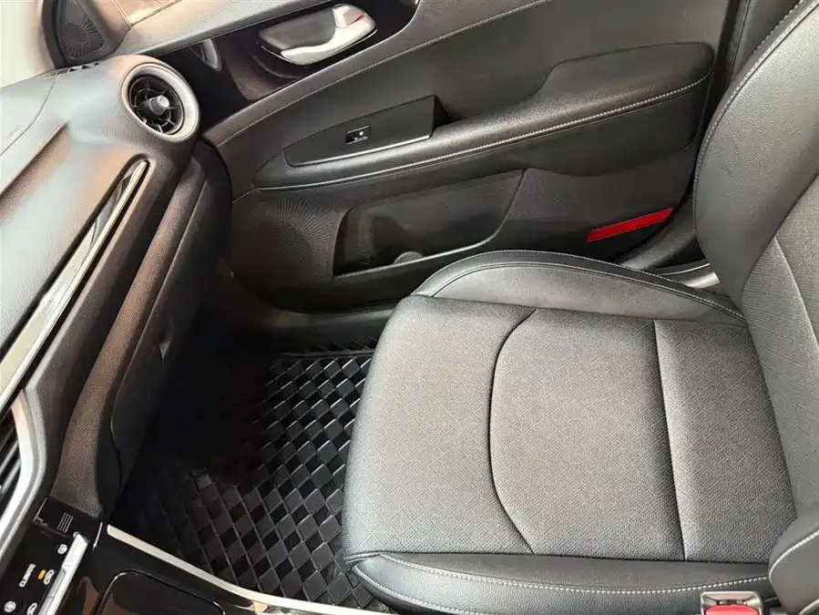 Kia K3 2021 1.5L CVT Fashion Edition 2022 — миниатюра 4