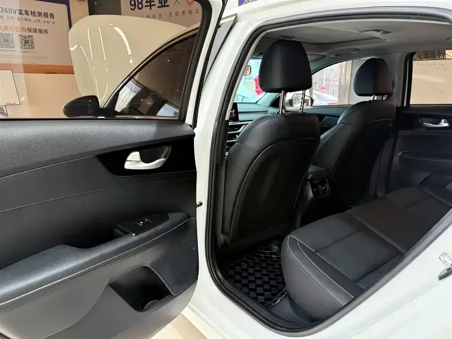Kia K3 2021 1.5L CVT Fashion Edition 2022 — миниатюра 5