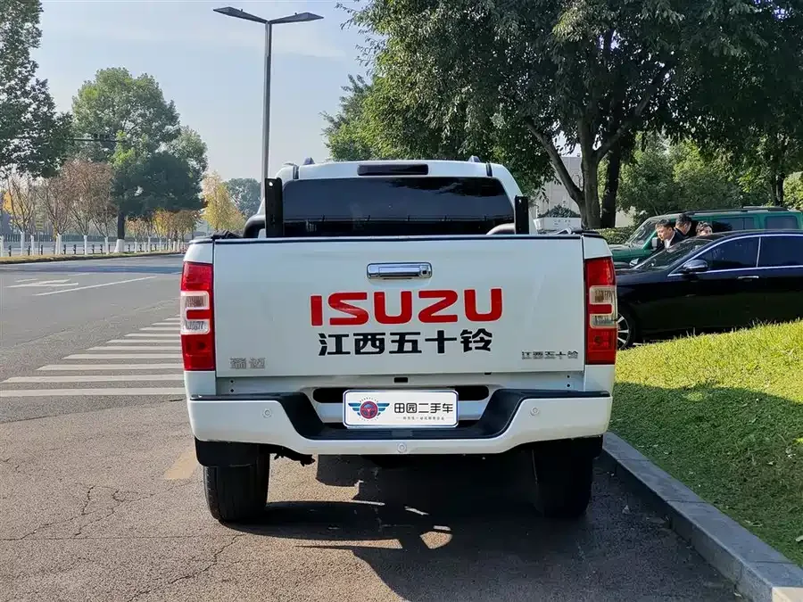 Isuzu RE-MAX Ruimai RE-MAX Ruimai 2023 2.5T Diesel Manual 2WD Chimai Edition Long Wheelbase 2025 — миниатюра 2