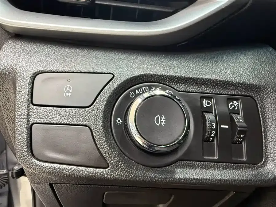 Chevrolet Volando Volando 2020 Mild Hybrid Redline 530T Automatic Enjoyment Edition (5+2 Model) 2023 — миниатюра 3