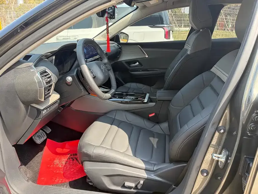 Citroen Versailles C5 X Versailles C5 2023 — миниатюра 2