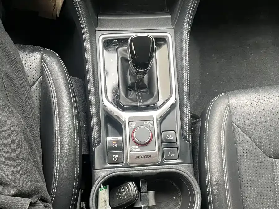 Subaru Forester 2022 Forester 2.0i AWD Ultimate Edition EyeSight 2022 — миниатюра 5