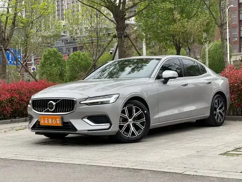 Volvo S60 2023 купить в Москве