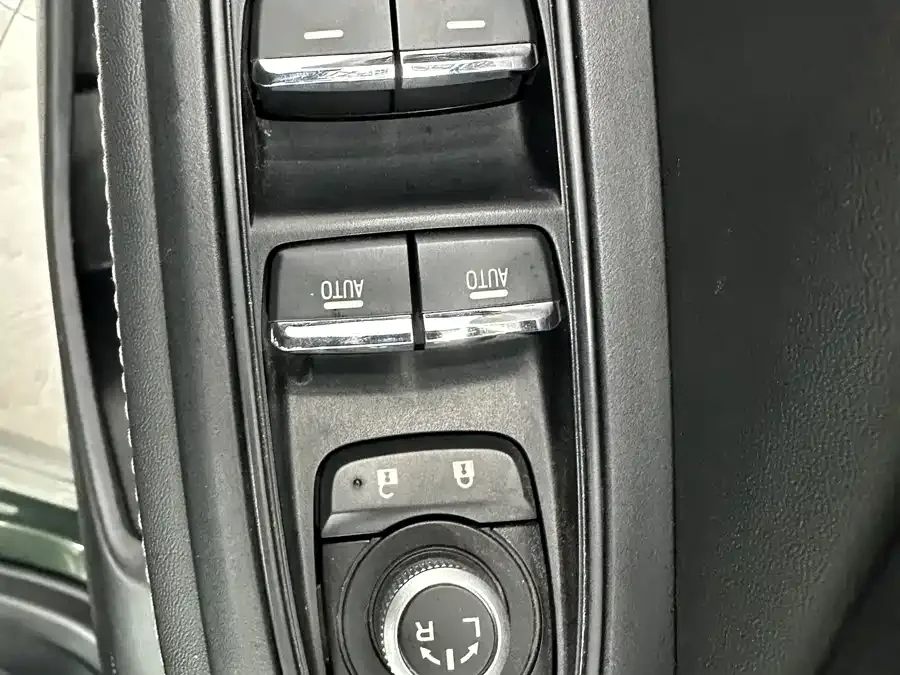 Subaru Forester Forester 2022 2.0i AWD Luxury Edition EyeSight 2022 — миниатюра 5