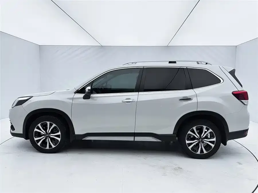 Subaru Forester 2022 Forester 2.0i AWD Ultimate Edition EyeSight 2022 — миниатюра 4