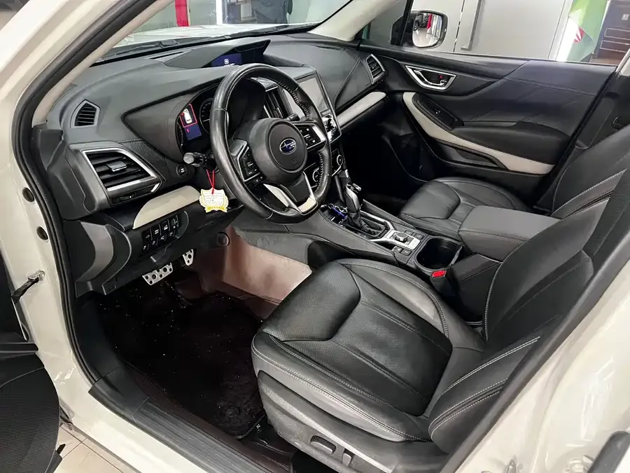 Subaru Forester 2022 Forester 2.0i AWD Ultimate Edition EyeSight 2022 — миниатюра 3