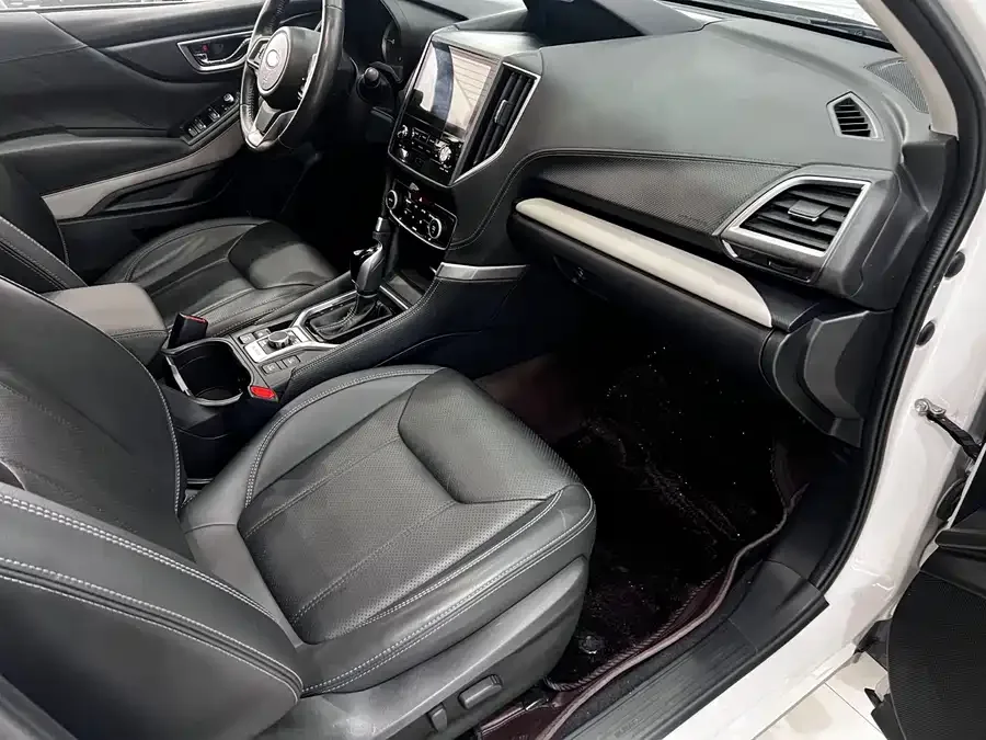 Subaru Forester 2022 Forester 2.0i AWD Ultimate Edition EyeSight 2022 — миниатюра 5