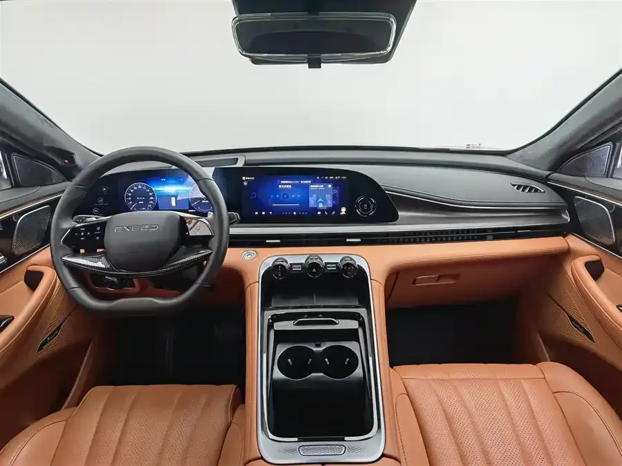 Exeed TXL Xingtu Lingyun 2025 400T 4WD International Edition 2024 — миниатюра 2