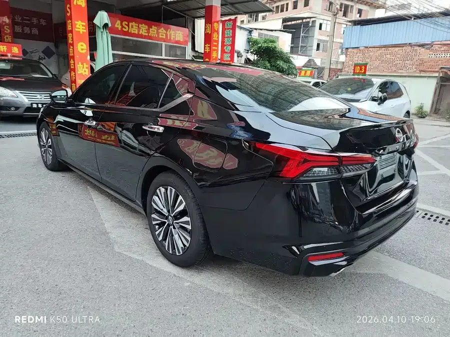 Nissan Altima Teana 2024 2.0L SV Black Gold Edition 2024 — миниатюра 4
