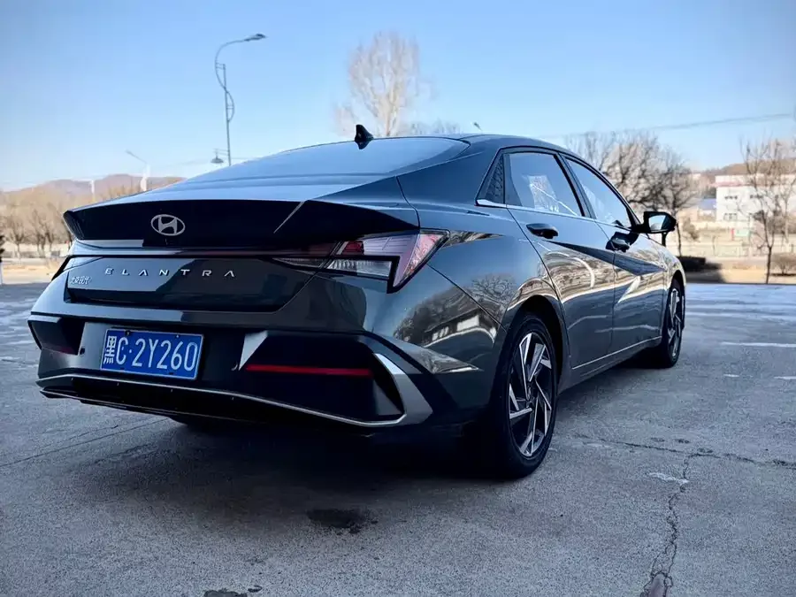 Hyundai Elantra Elantra 2023 1.5L CVT TOP Flagship Edition 2023 — миниатюра 2