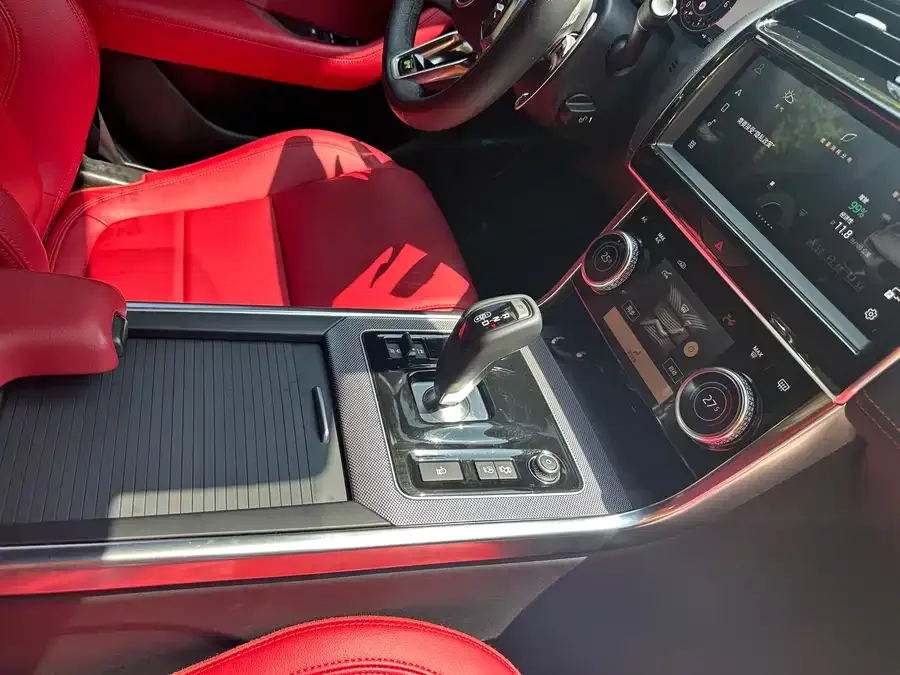 Jaguar XEL 2023 2.0T 250PS R-DYNAMIC S aggressive sports version 2023 — миниатюра 2