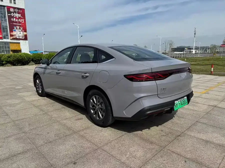 BYD Qin L Qin L 2026 DM-i 128KM Progressive Edition 2026 — миниатюра 3