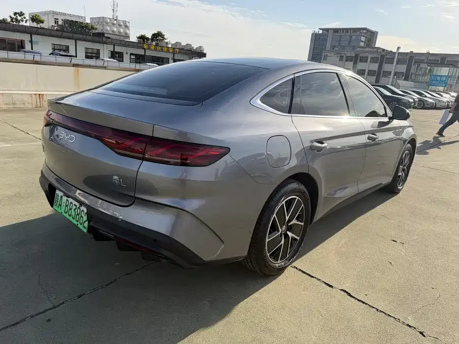 BYD Qin L Qin L 2024 DM-i 120KM Leading Edition 2024 — миниатюра 2
