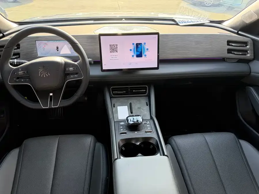 BYD Qin L Qin L 2024 DM-i 120KM Leading Edition 2024 — миниатюра 3