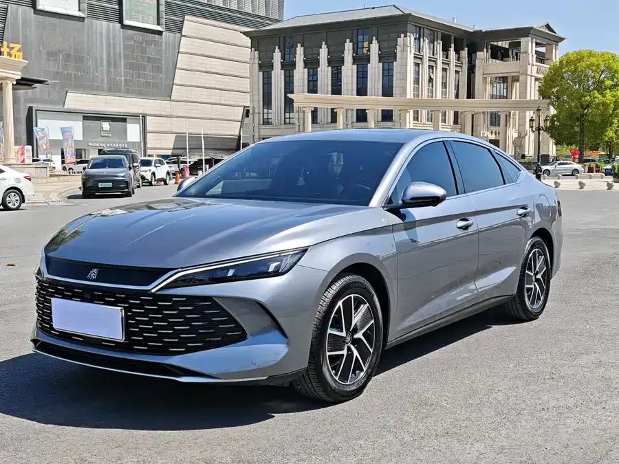 BYD Qin L Qin L 2024 DM-i 120KM Leading Edition 2025 — фото 1, купить с доставкой в Москву