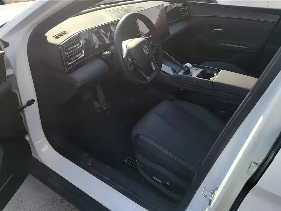 BYD Qin L Qin L 2025 DM-i Intelligent Driving Edition 120KM Excellence Edition 2025 — миниатюра 3