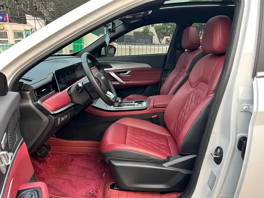 Jetour X70 PLUS JETOUR X70 PLUS 2024 Champion Edition 1.5T DCT Champion MAX 5 Seaters 2024 — миниатюра 2